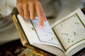 reading-the-quran_56c95e7a7b6a8